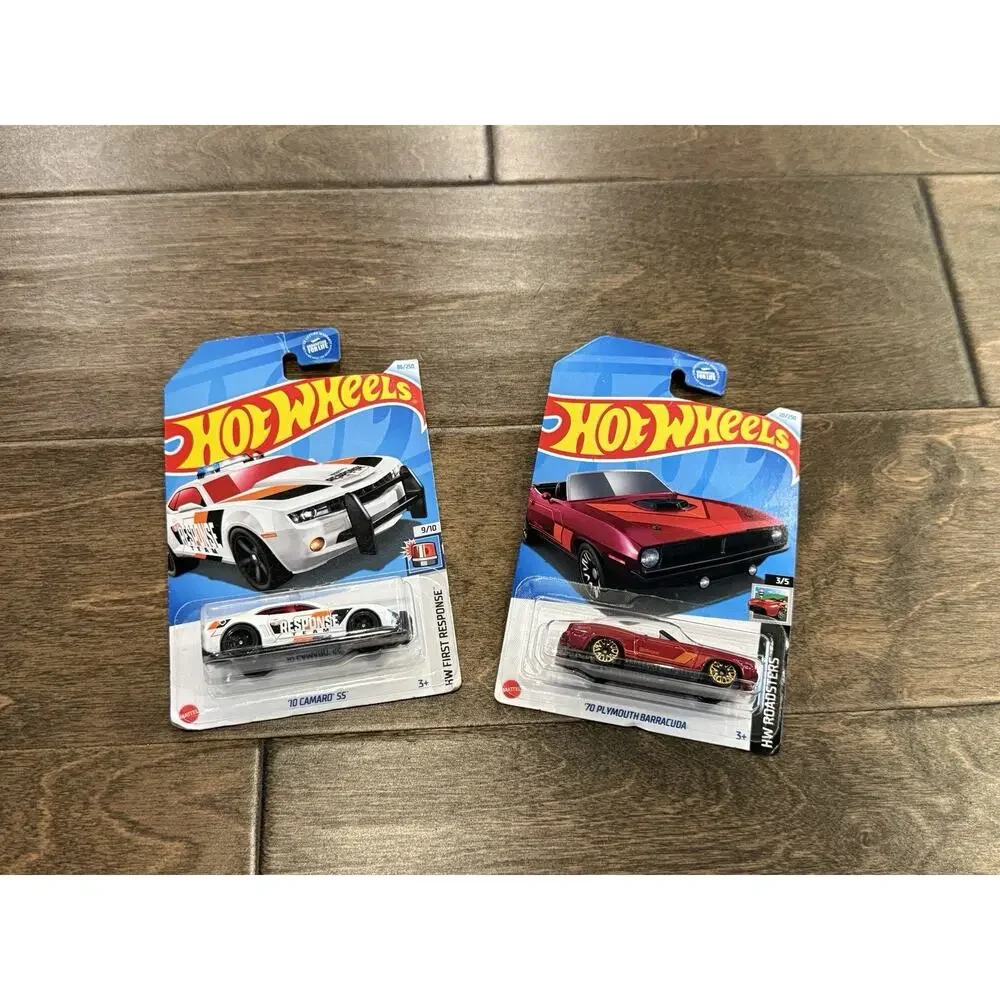 Lot Of 2 10’ Camero SS & ‘70 Plymouth Barracuda Hot Wheels Cars Toys NEW